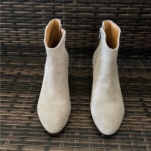 Nine West Light Beige Suede Tristan Ankle Booties Size 6M